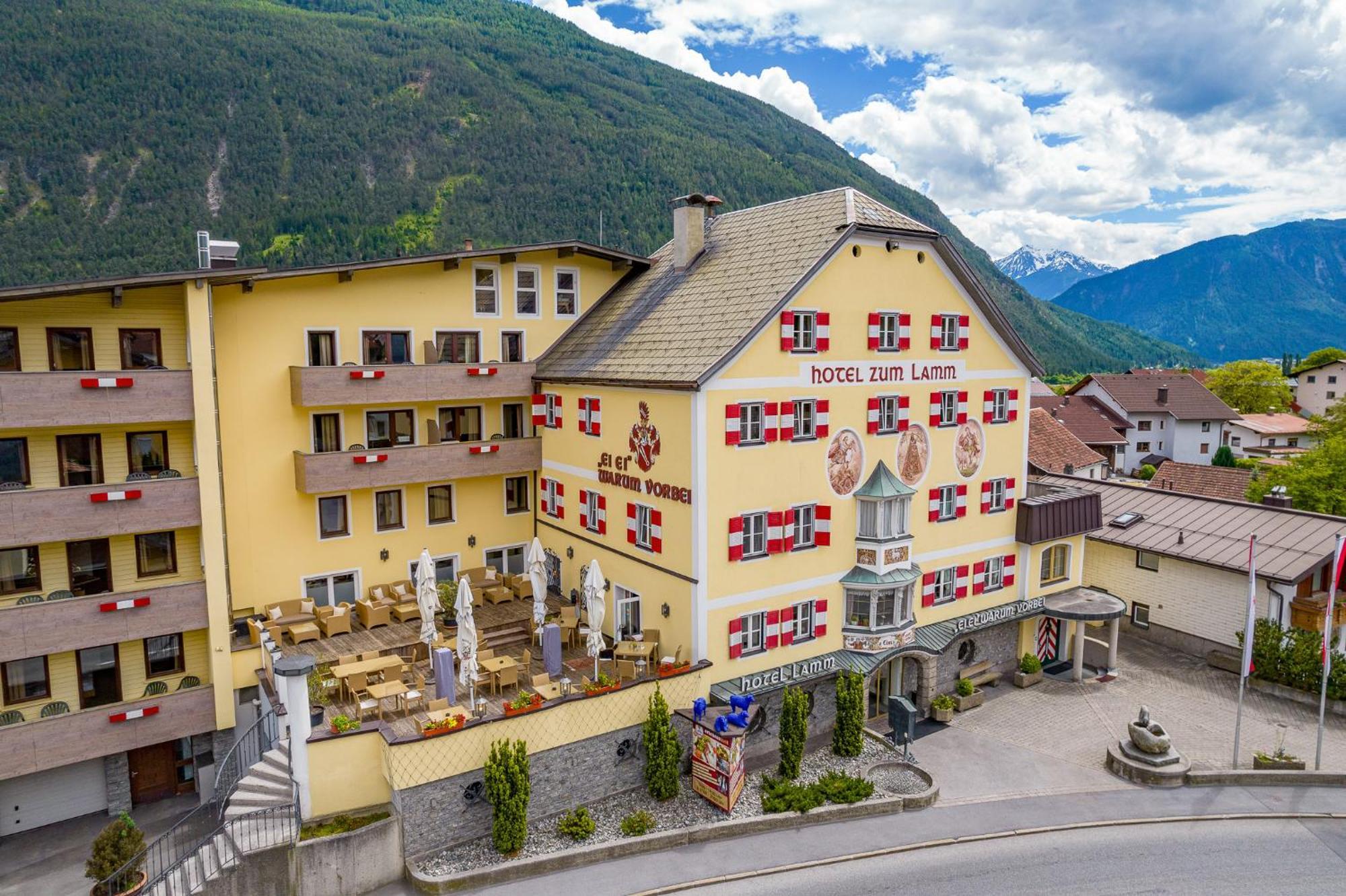 Hotel Zum Lamm Tarrenz Exterior foto